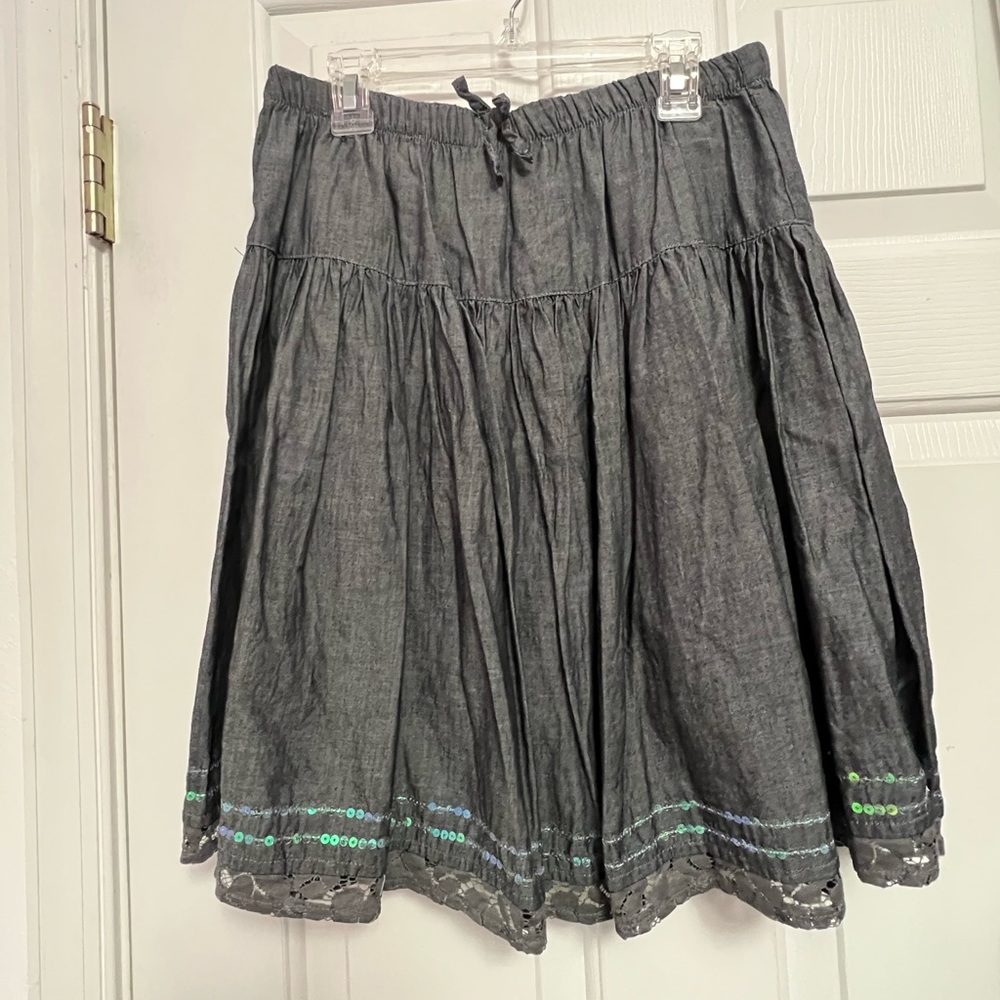 Girls Canyon River Blues flowy knee skirt, grey size XL.